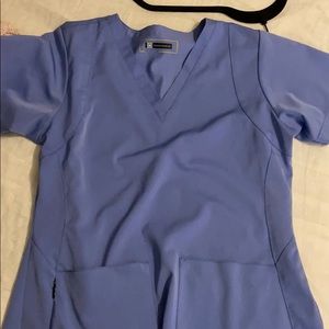 Wonder wink Scrub top